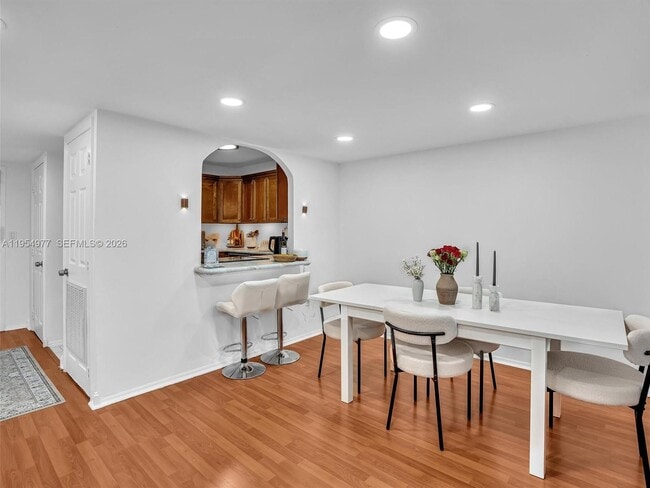 Building Photo - 3675 N Country Club Dr