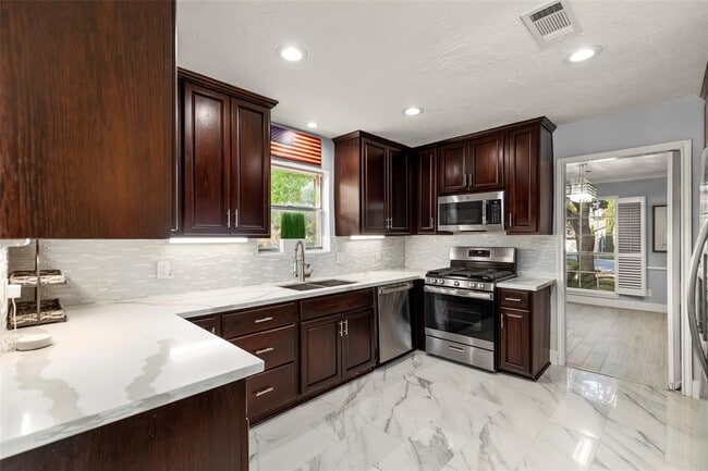 Building Photo - 12423 Honeywood Trail