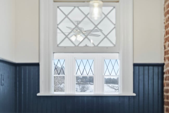 Building Photo - 1 Fox Hill Dr