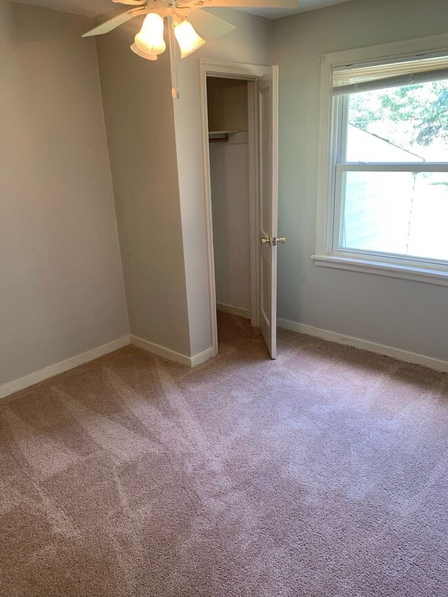 Building Photo - Beautiful 3 Bedroom home off of the Virgin...