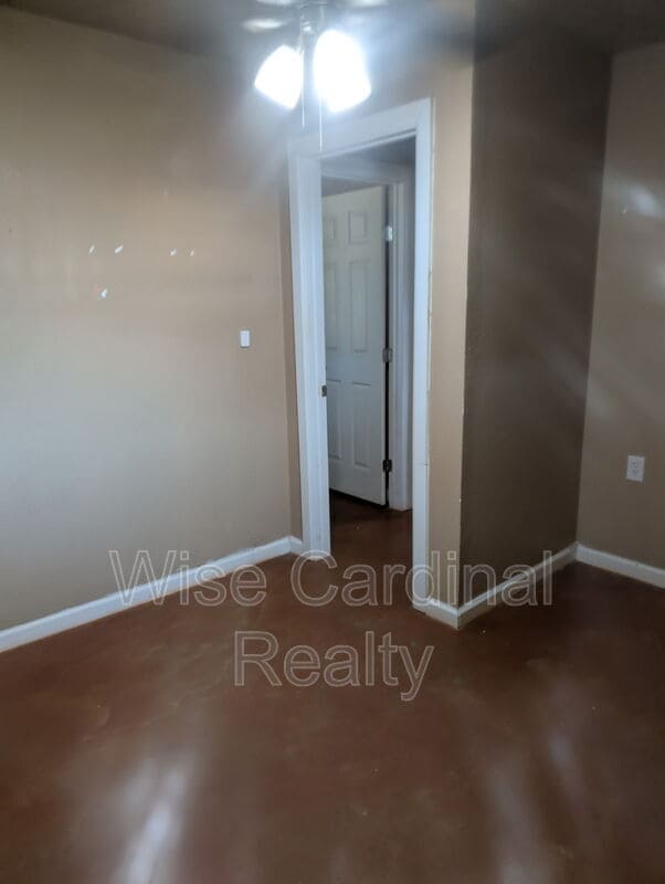 Building Photo - 901 11th St