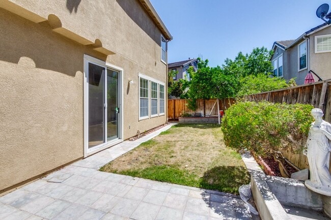 Building Photo - Spacious 4-Bedroom Home on Private Cul-De-Sac | No HOA | Custom Closets, New Floors & Lush Backya...