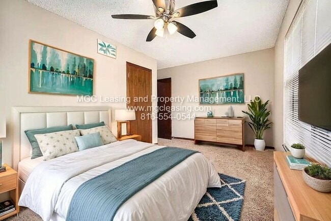 Building Photo - Cozy Townhome with Private Patio by Lake T...