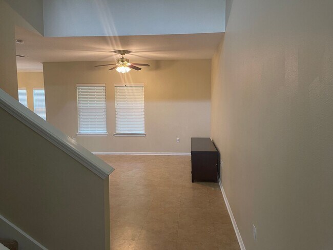 Building Photo - College Station - 4 Bedroom / 2.5 Bath / 2...