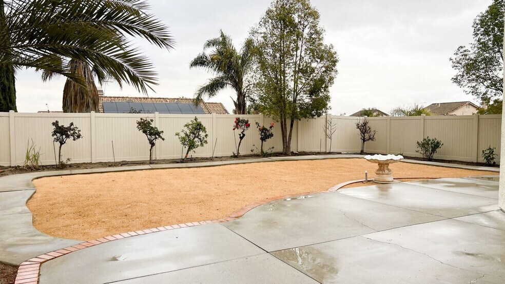 Building Photo - 8558 Sandhill Dr