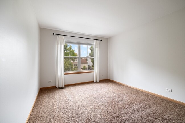 Building Photo - 2805 Overbeck Ln