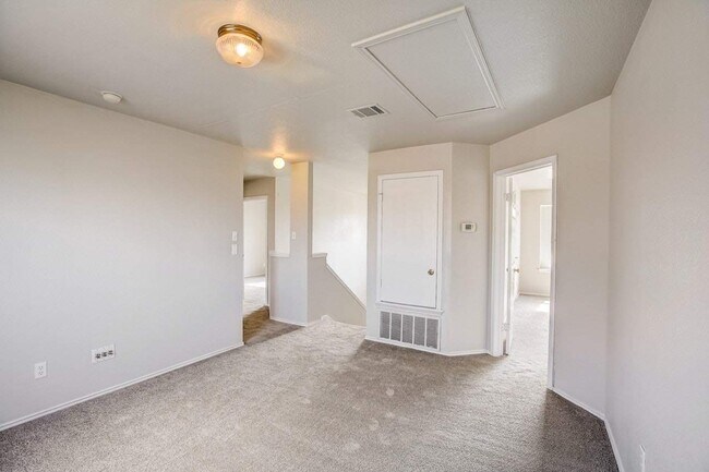 Building Photo - 1238 Acanthus St