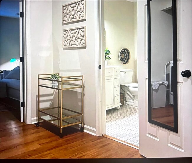 Building Photo - 165 Walton Ave