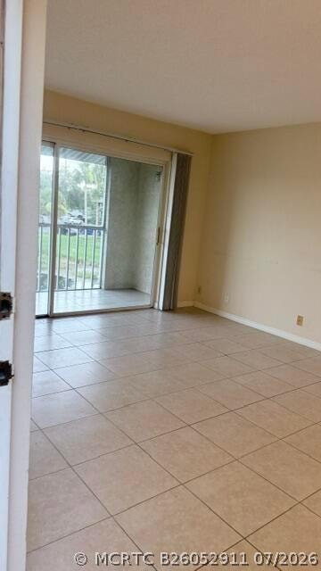 Building Photo - 1520 SE Royal Green Cir