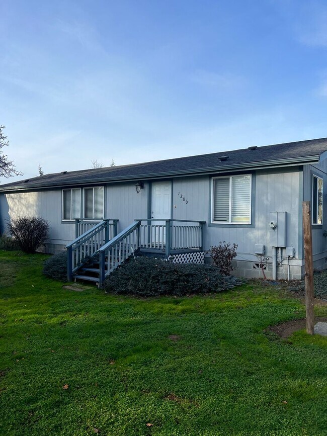 Primary Photo - 1290-1290 Fruitdale Dr