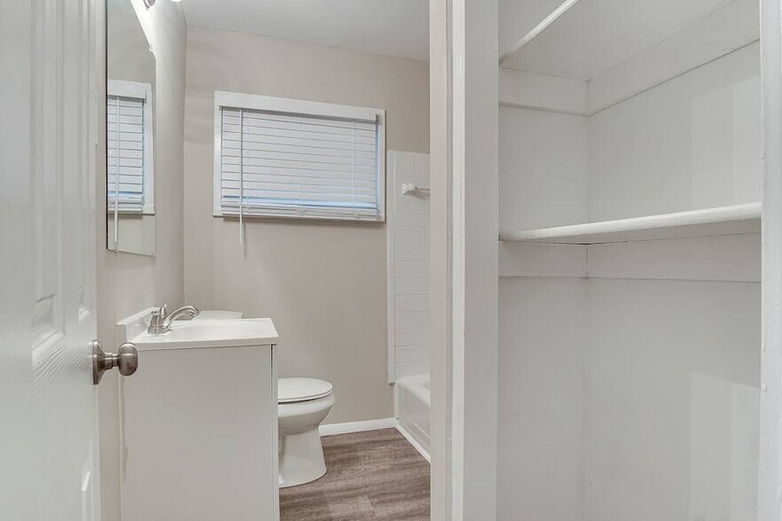 Building Photo - 3402 Longleaf Dr