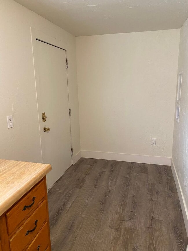 Building Photo - Cute Updated Home Near Shopping and Downtown Chico