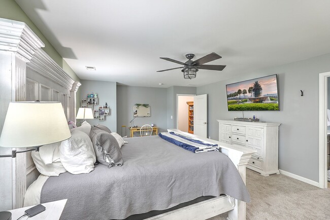 Building Photo - Spacious and updated home in Bluffs at Ash...