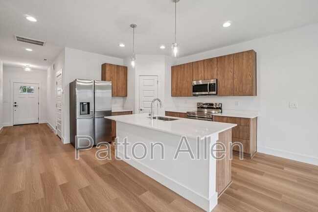 Building Photo - 7 Bolton St