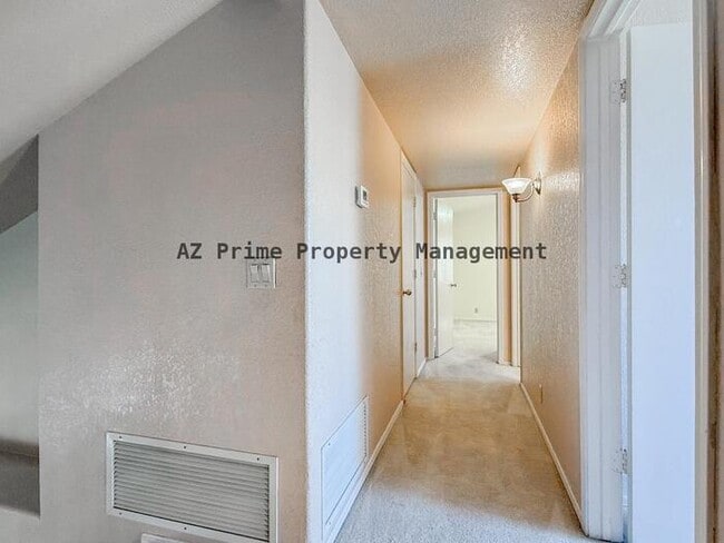 Building Photo - 2534 W Orchid Ln