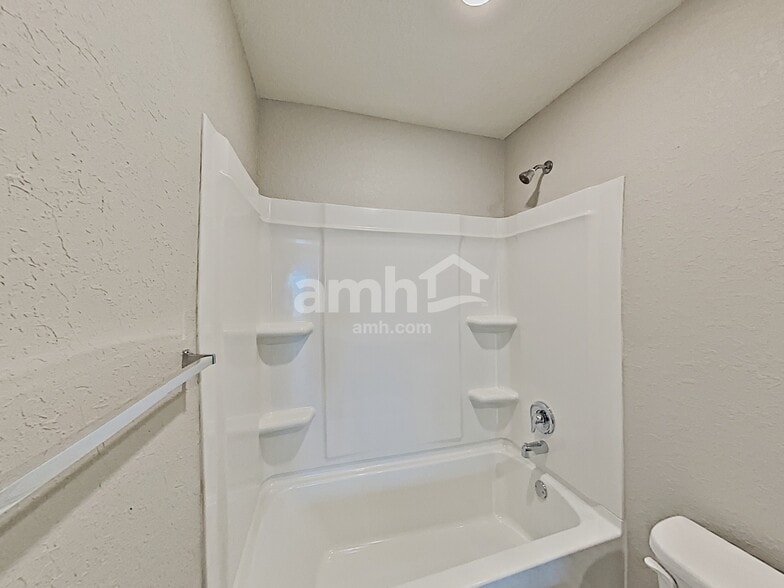 Building Photo - 4904 Bridle Path
