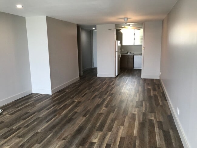 Building Photo - 1717 Ala Wai Blvd