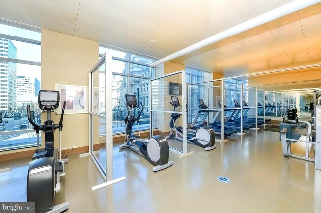 Building Photo - 1414 S Penn Square