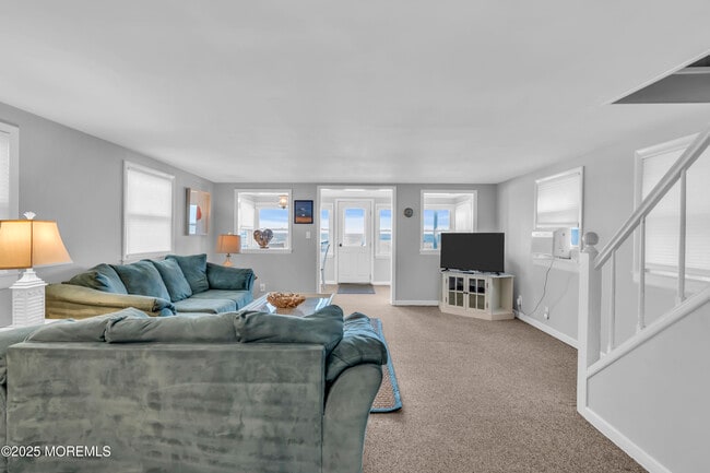 Building Photo - 413 Beach Front