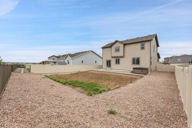 Building Photo - $2,495- 3 Bed, 2.5 Bath Home with Fenced Y...