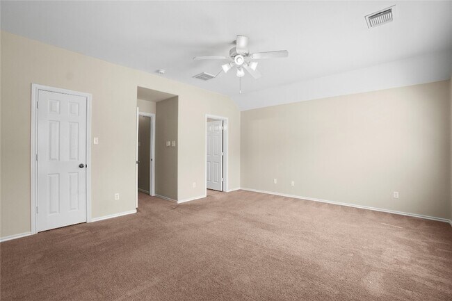 Building Photo - 15 Blue Creek Pl