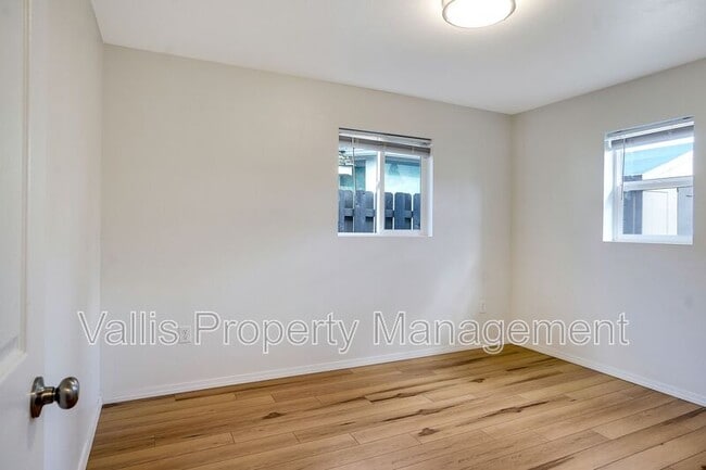 Building Photo - 1130 14th St NE