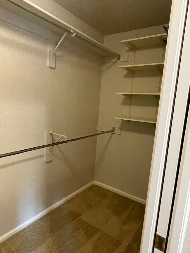 Building Photo - Beautiful Two-Story Home in Cul-de-sac