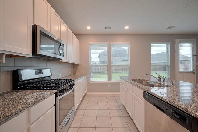 Building Photo - 5011 Pine Ridge Knoll Ct
