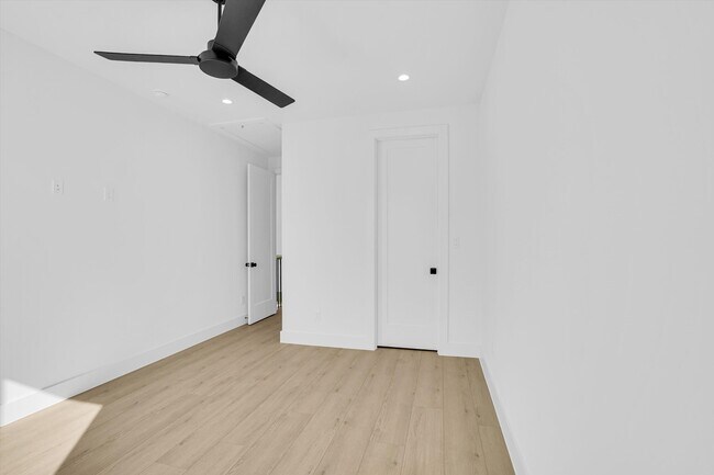 Building Photo - 1711 Nomas St