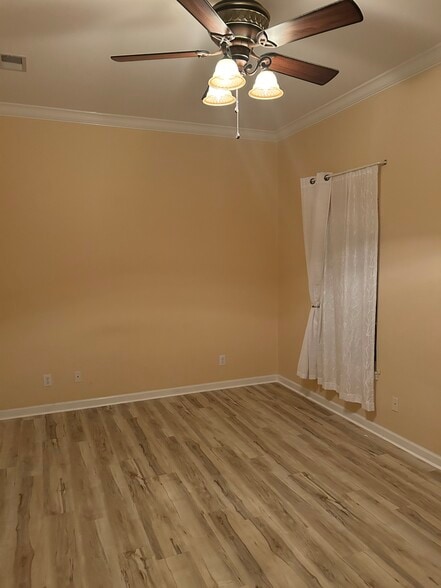 Building Photo - 4 Yacht Club Dr