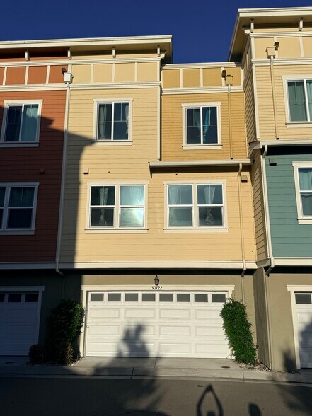 Building Photo - 30722 Sugarmill Ln