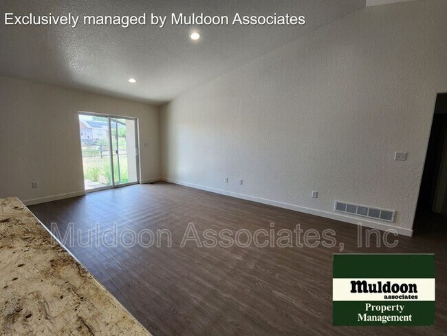Building Photo - 251 W Acorn Dr
