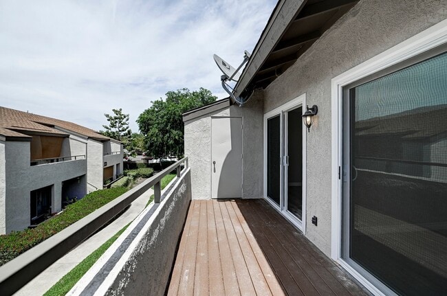 Building Photo - MUST SEE!!! BEAUTIFUL!!!  – Updated Upstai...
