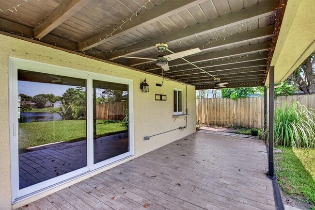 Building Photo - 6410 NW 34th Ave