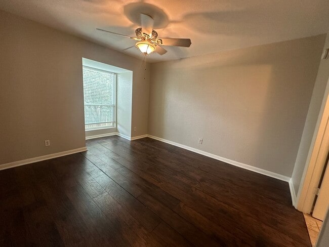 Building Photo - For Lease | 2 Bed, 2 Bath |863 Sq Ft | Wim...