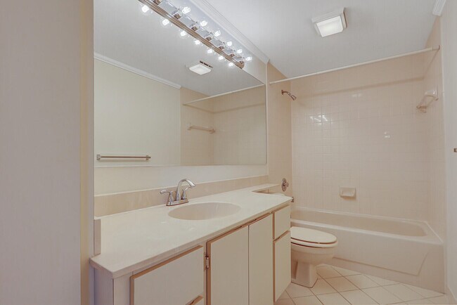 Building Photo - 3026 30th Ct