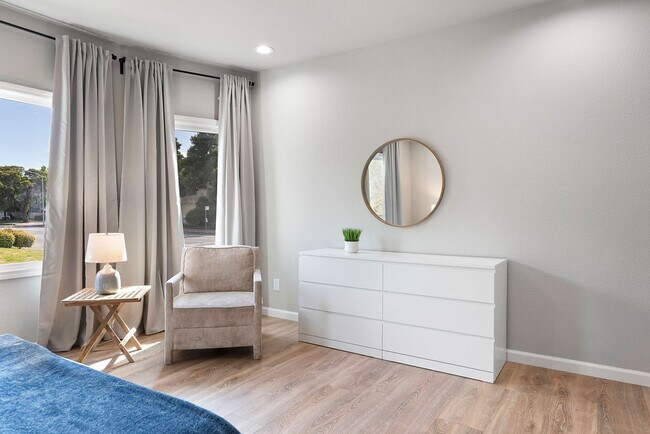 Building Photo - 1002 Adeline St