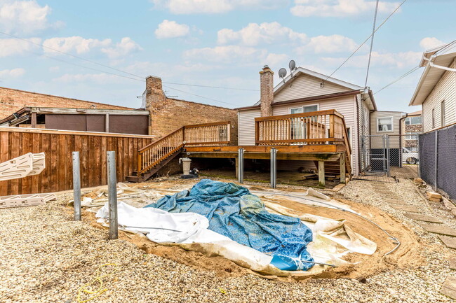 Building Photo - 7408 W Addison St