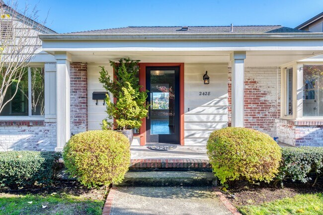 Primary Photo - Magnolia Home