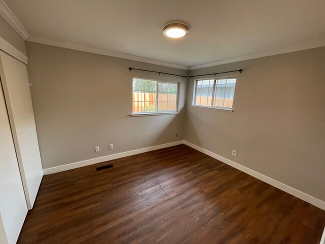 Building Photo - Now Available – Stylish 3-Bed, 2-Bath Home...