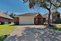 Building Photo - 15402 Misty Dawn Tr