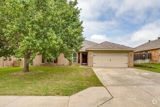 Building Photo - Spacious 4 Bed, 2 Bath Home in Ranch at Ea...