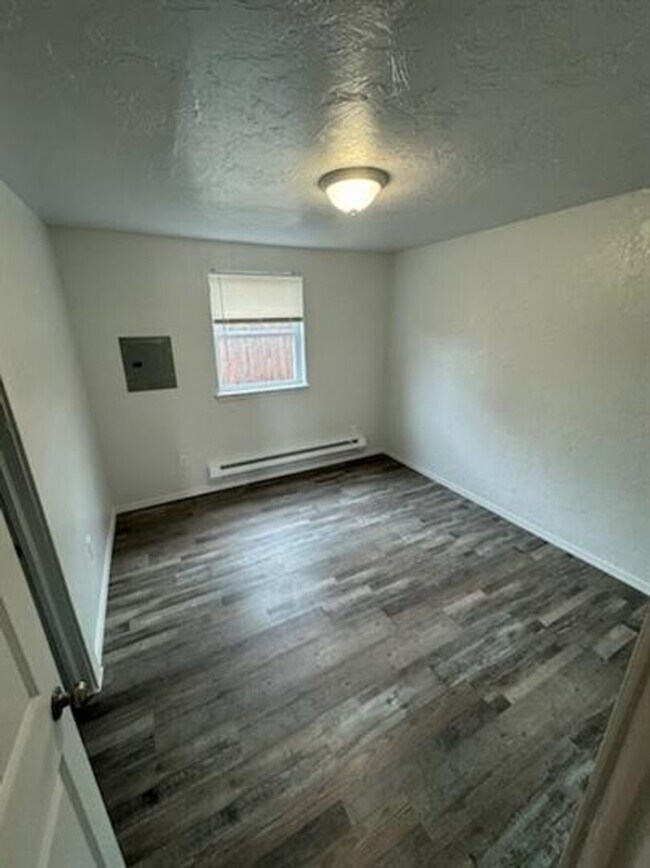 Building Photo - Beautiful 1 bedroom 1 bath apartment near SW 59!