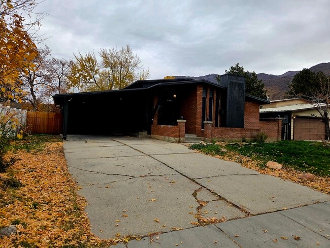 Building Photo - 1968 E 5850 S