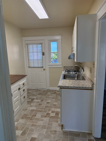 Building Photo - 322 S West End Ave