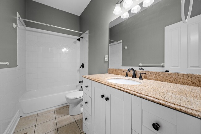 Building Photo - 2213 Missouri Ave