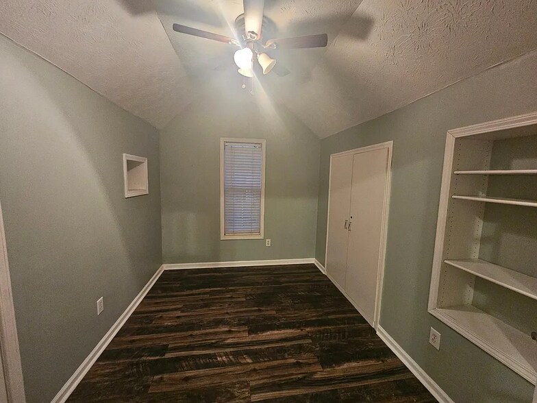 Building Photo - 1692 Tunbridge Ln