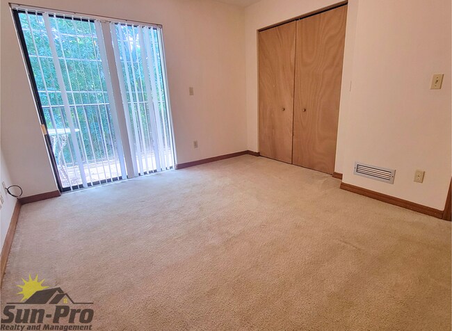 Building Photo - 1668 Spring Garden Ct