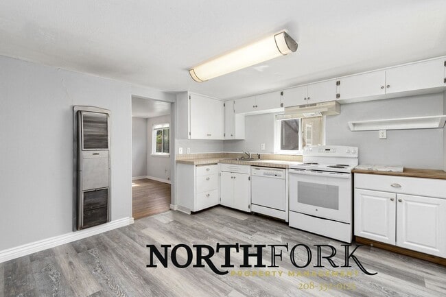 Building Photo - Boise Bench Home Available 6/1