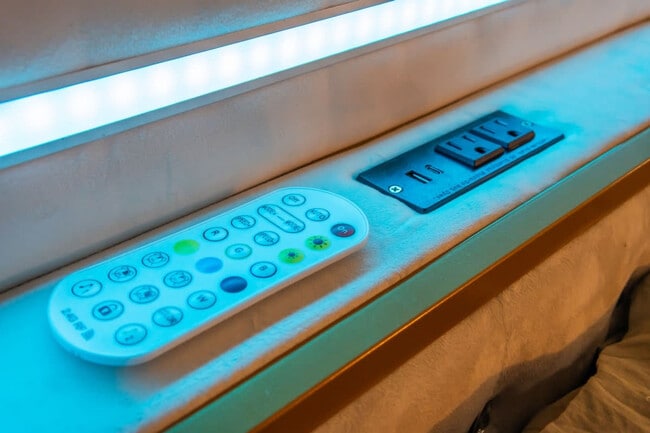 Building Photo - 13737 Via Tres Vistas